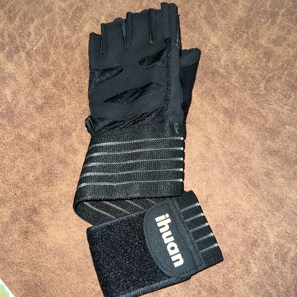Ihuan Black Workout Left Hand Glove - Picture 1 of 2